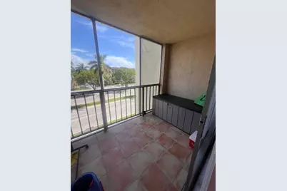 2000 Atlantic Shores Blvd #404, Hallandale Beach, FL 33009 - Photo 6