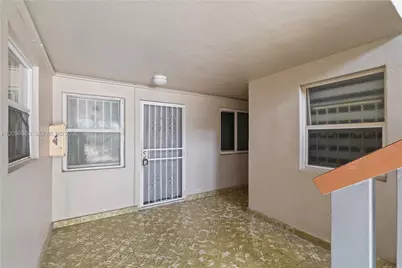 1250 W 26th Pl #108, Hialeah, FL 33010 - Photo 2