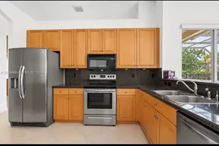 18659 SW 12th St, Pembroke Pines, FL 33029 - Photo 10