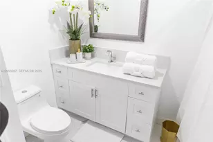 935 NE 164th St, North Miami Beach, FL 33162 - Photo 10