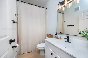 5600 NW 114th Pl, Doral, FL 33178 - Photo 14