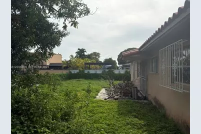 9590 SW 19th St, Miami, FL 33165 - Photo 4