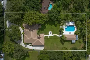11070 SW 52nd Ct, Davie, FL 33328 - Photo 1