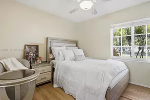 450 E Lakewood Cir E, Margate, FL 33063 - Photo 10