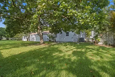 450 E Lakewood Cir E #B, Margate, FL 33063 - Photo 20