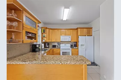 4401 NW 113th Ct, Doral, FL 33178 - Photo 12