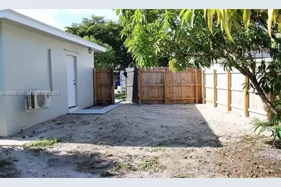241 NE 55th St #0, Fort Lauderdale, FL 33334 - Photo 14