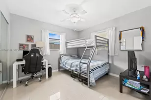2210 N 57th Way, Hollywood, FL 33021 - Photo 12
