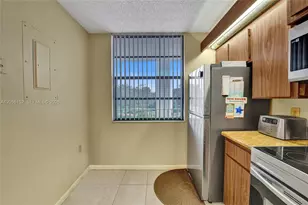 1713 Whitehall Dr, Davie, FL 33324 - Photo 22