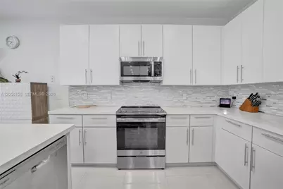1216 Chinaberry Dr, Weston, FL 33327 - Photo 32