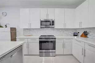 1216 Chinaberry Dr, Weston, FL 33327 - Photo 32