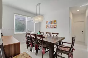 1216 Chinaberry Dr, Weston, FL 33327 - Photo 10
