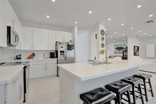 1216 Chinaberry Dr, Weston, FL 33327 - Photo 36