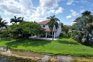 1216 Chinaberry Dr, Weston, FL 33327 - Photo 2