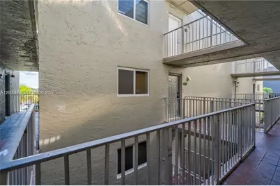 10000 NW 80th Ct #2456, Hialeah Gardens, FL 33016 - Photo 2