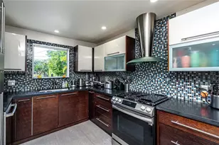 1360 SW 16th St, Miami, FL 33145 - Photo 16
