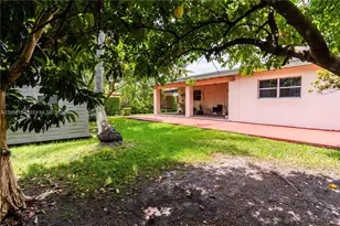 9920 Pan American Dr, Cutler Bay, FL 33189 - Photo 16