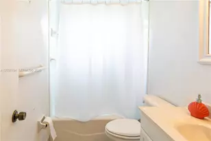 9920 Pan American Dr, Cutler Bay, FL 33189 - Photo 32