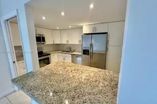 1000 Quayside Terrace, Miami, FL 33138 - Photo 10