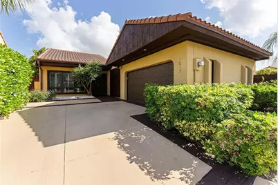 1017 NE 202nd Ln, Miami, FL 33179 - Photo 2