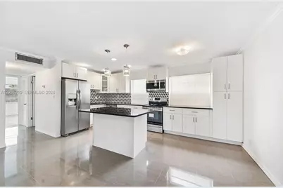 899 S Normandy #899, Delray Beach, FL 33484 - Photo 4