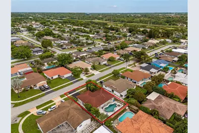 8210 NW 68th Ter, Tamarac, FL 33321 - Photo 32