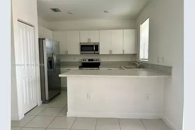 2737 SE 17th St, Homestead, FL 33035 - Photo 4