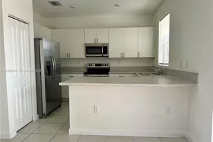 2737 SE 17th St, Homestead, FL 33035 - Photo 4