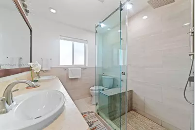 930 NE 182nd Ter, North Miami Beach, FL 33162 - Photo 18