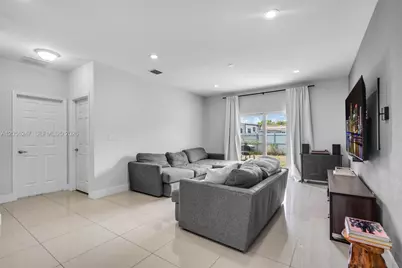1330 NW 11th St, Fort Lauderdale, FL 33311 - Photo 12