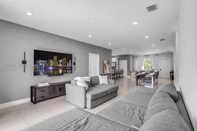 1330 NW 11th St, Fort Lauderdale, FL 33311 - Photo 8
