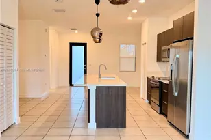 7819 NW 104th Ave, Doral, FL 33178 - Photo 4