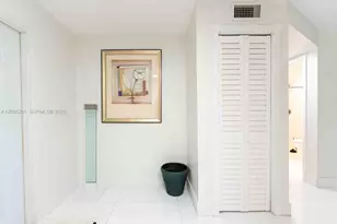 2931 E Sunrise Lakes Dr, Sunrise, FL 33322 - Photo 8