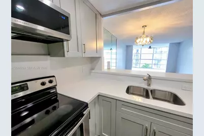 601 Three Islands Blvd #411, Hallandale Beach, FL 33009 - Photo 6