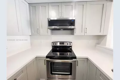 601 Three Islands Blvd #411, Hallandale Beach, FL 33009 - Photo 2