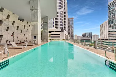 68 SE 6th St #1907, Miami, FL 33131 - Photo 2