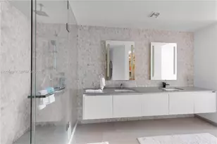 68 SE 6th St, Miami, FL 33131 - Photo 36