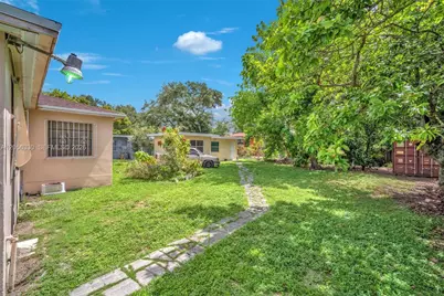 6841 NW 2nd Ct, Miami, FL 33150 - Photo 10
