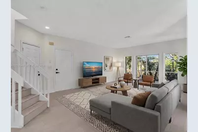 11407 Lakeview Dr, Coral Springs, FL 33071 - Photo 2