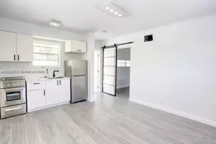 324 Washington Ave, Miami Beach, FL 33139 - Photo 8