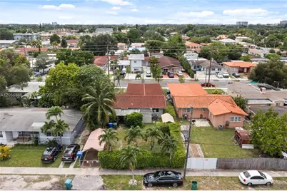 35 NW 49th Ave #Rear Unit, Miami, FL 33126 - Photo 22
