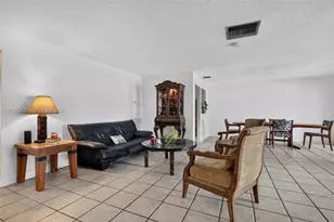 18808 W Lake Dr, Hialeah, FL 33015 - Photo 6