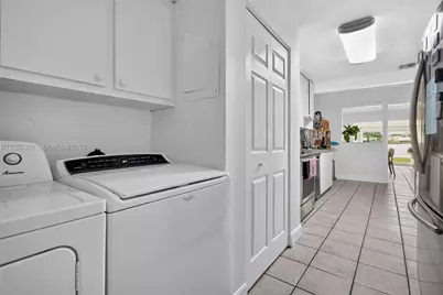 18808 W Lake Dr, Hialeah, FL 33015 - Photo 18