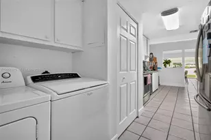 18808 W Lake Dr, Hialeah, FL 33015 - Photo 18