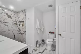 18808 W Lake Dr, Hialeah, FL 33015 - Photo 40