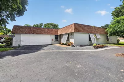 18808 W Lake Dr, Hialeah, FL 33015 - Photo 2