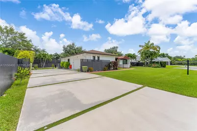 10625 SW 79th Pl, Miami, FL 33156 - Photo 4