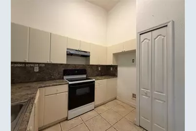 1661 SE 28th St #204, Homestead, FL 33035 - Photo 2