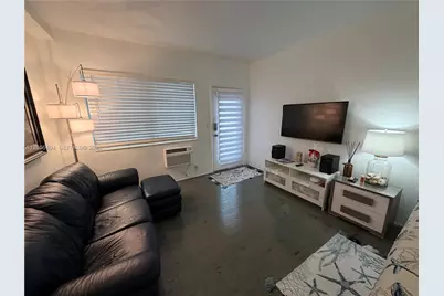 1060 Pennsylvania Ave #18, Miami Beach, FL 33139 - Photo 2