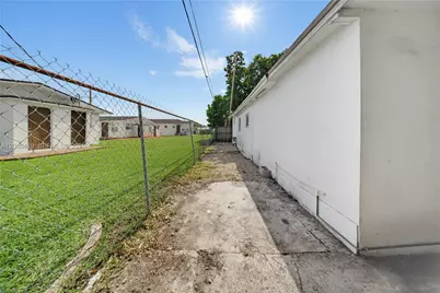 76 W 14 St, Hialeah, FL 33010 - Photo 38